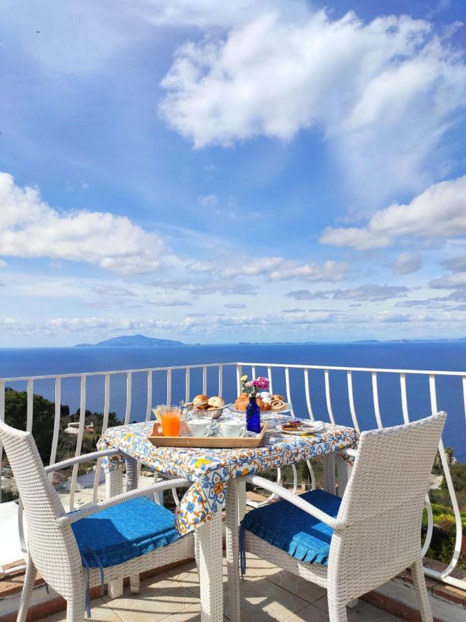 Il Bacio Di Capri 3*